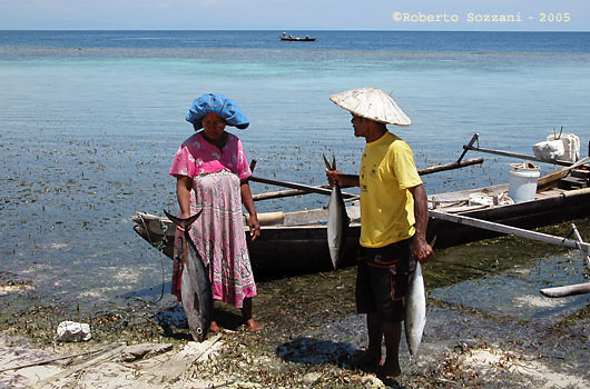 Walea island - Un pescatore con la moglie - A fisherman with his wife