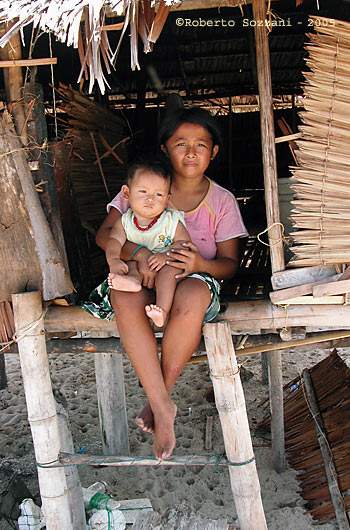 Walea Island - Gente del villaggio - People of the village